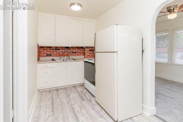 Image 15 of 38: Kitchen