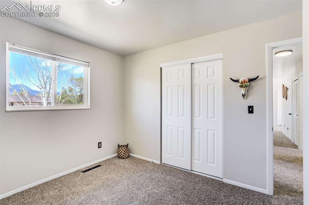 Image 19 of 33: Bedroom