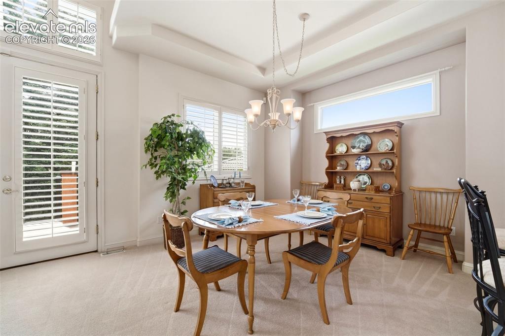 Image 10 of 46: Dining Area