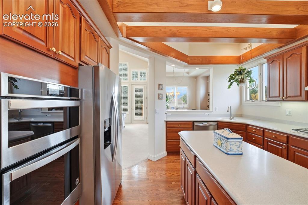 Image 13 of 46: Kitchen