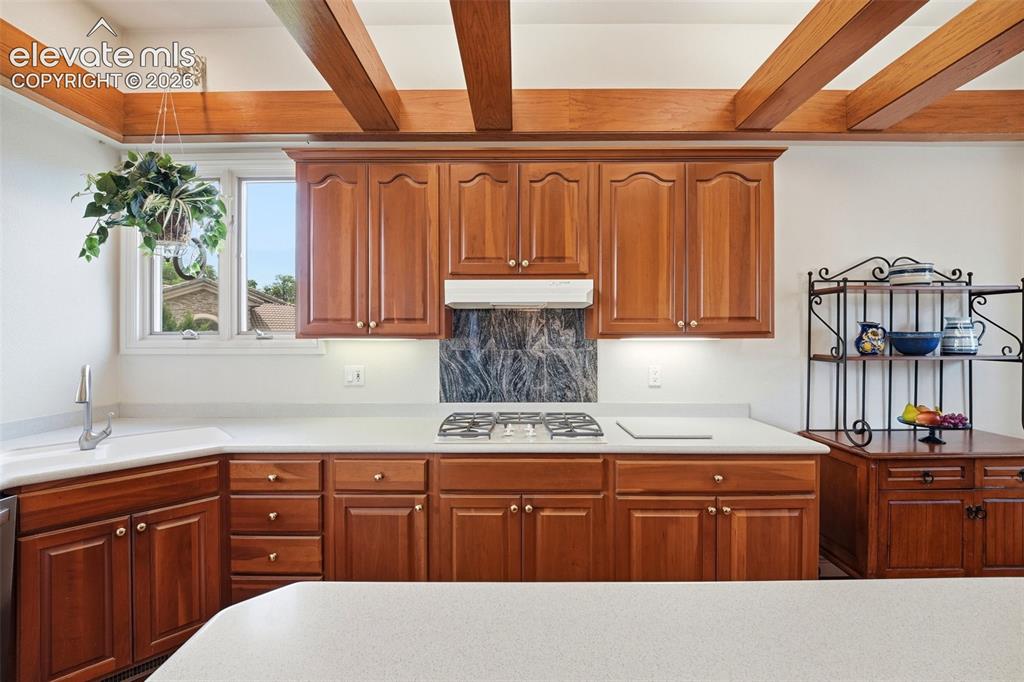 Image 15 of 46: Kitchen