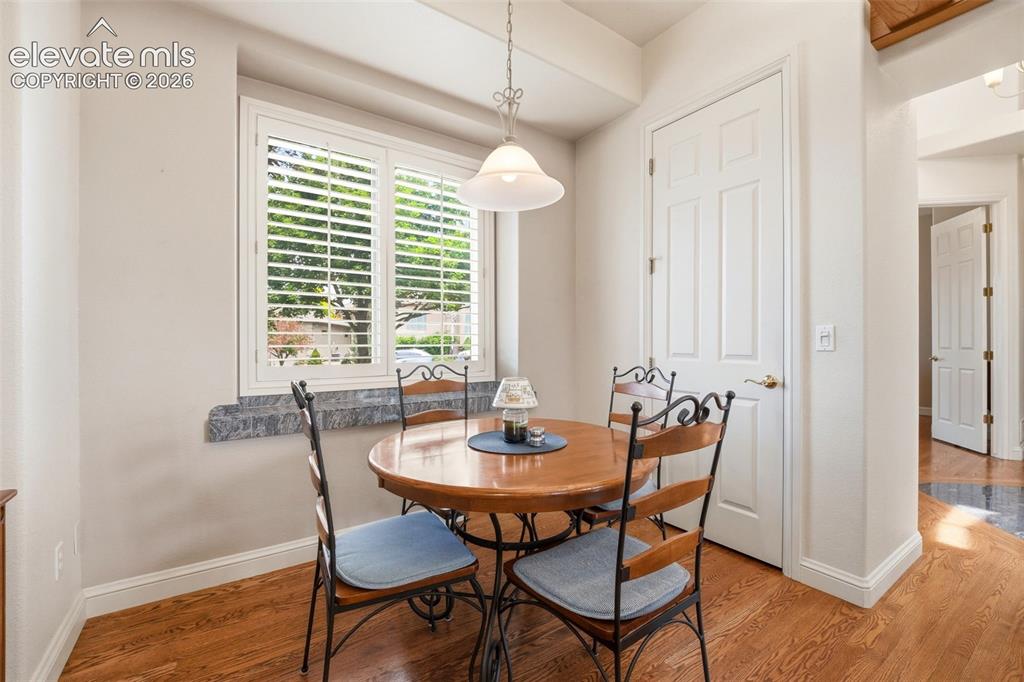 Image 17 of 46: Dining Area