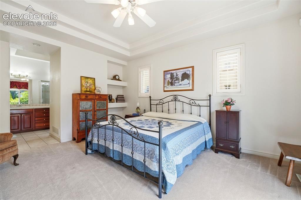 Image 19 of 46: Bedroom