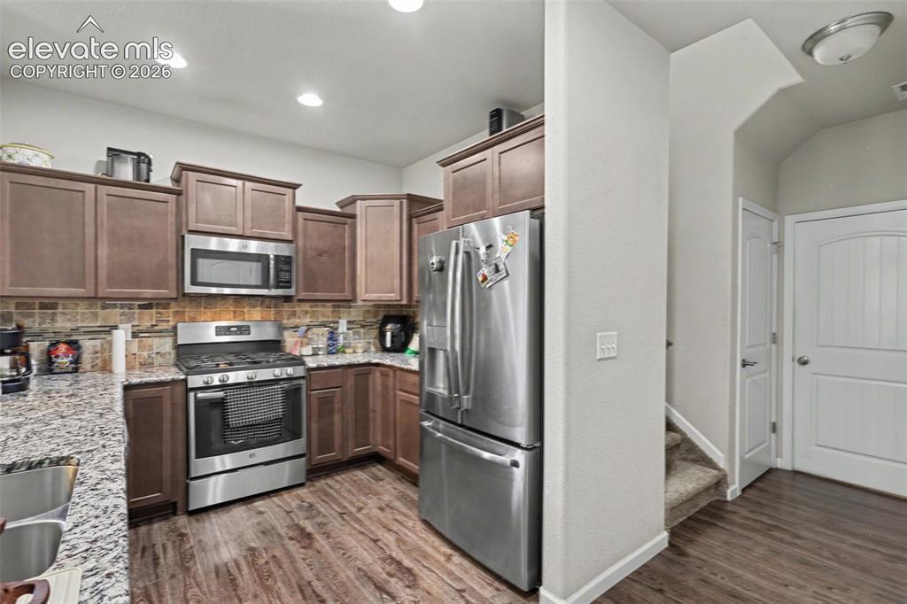 Image 12 of 26: Kitchen