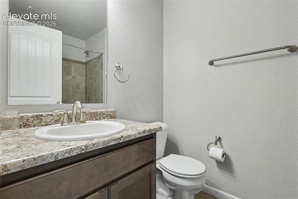 Image 24 of 26: Bathroom