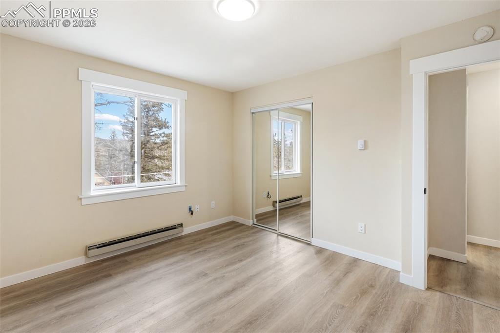 Image 18 of 35: Bedroom