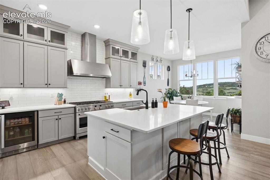 Image 14 of 47: Kitchen