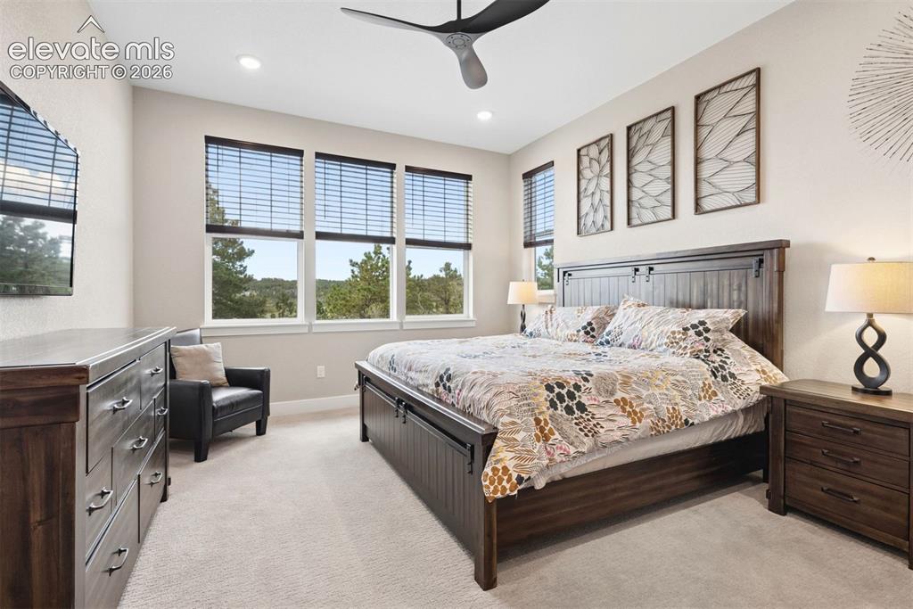 Image 19 of 47: Bedroom