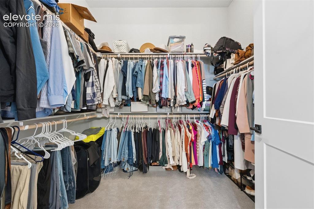 Image 22 of 47: Closet