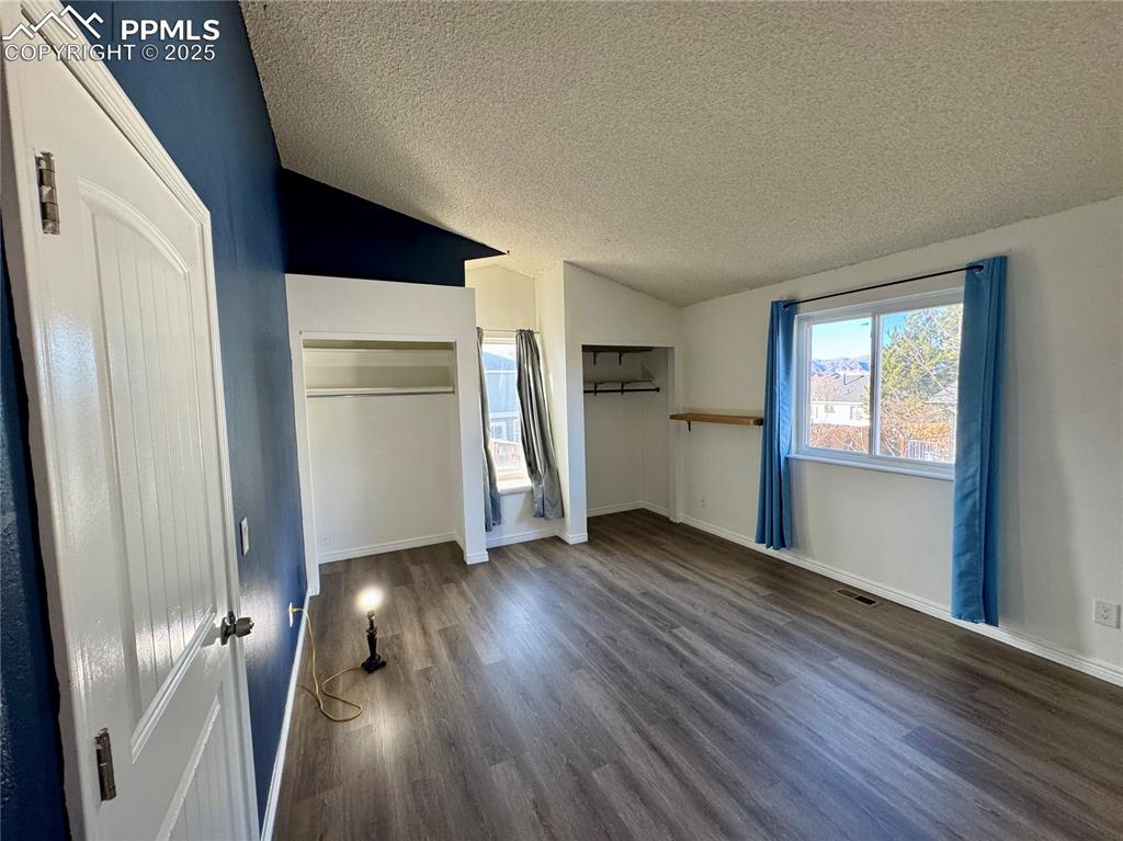 Image 19 of 39: Bedroom