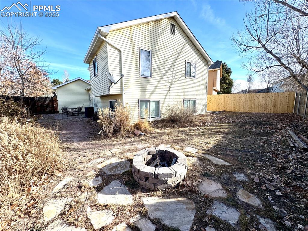 Image 31 of 39: Back of Structure