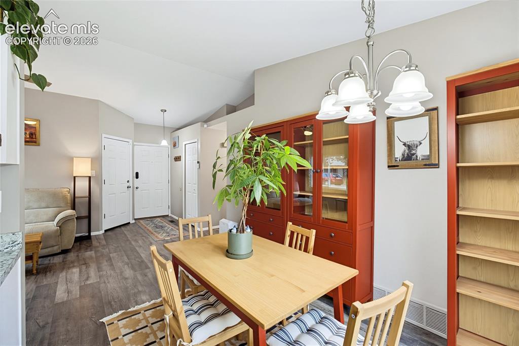 Image 4 of 35: Dining Area
