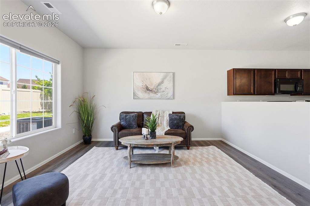 Image 3 of 38: Sitting Room