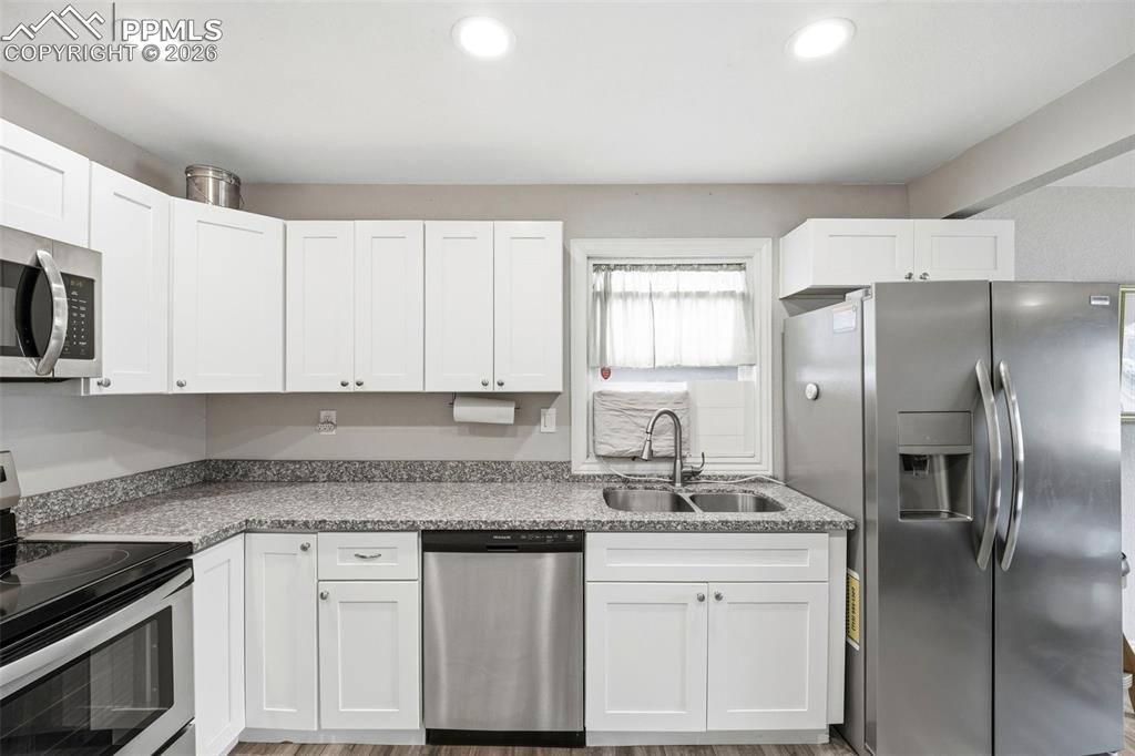 Image 11 of 37: Kitchen