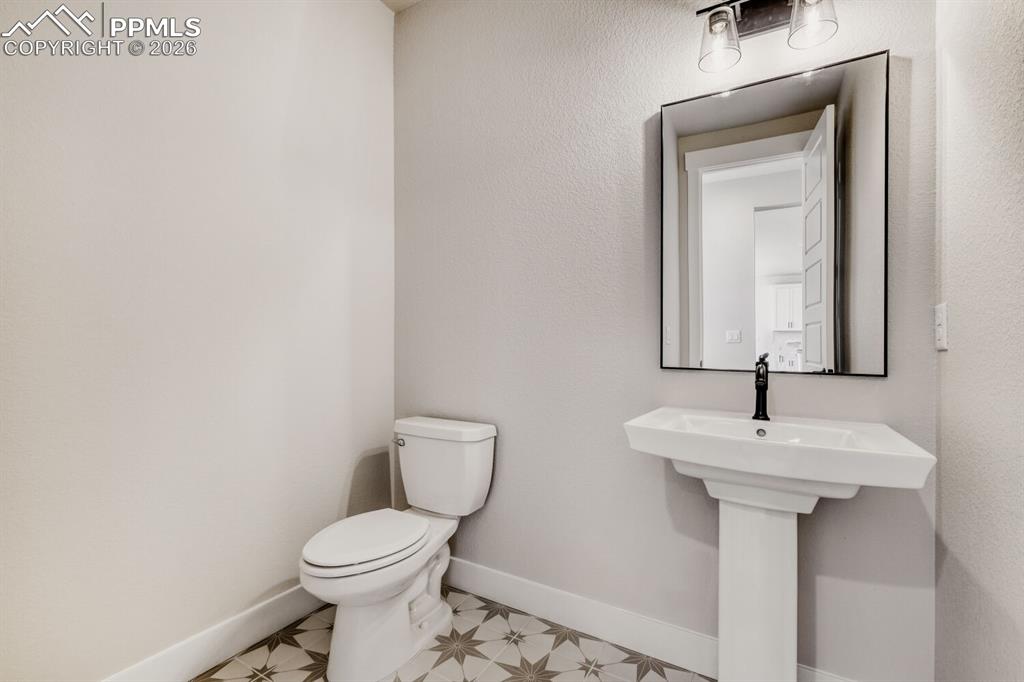 Image 12 of 27: Bathroom