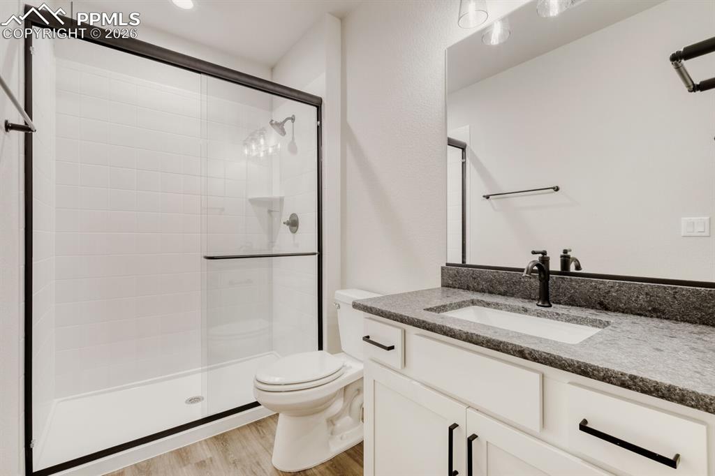Image 24 of 27: Bathroom