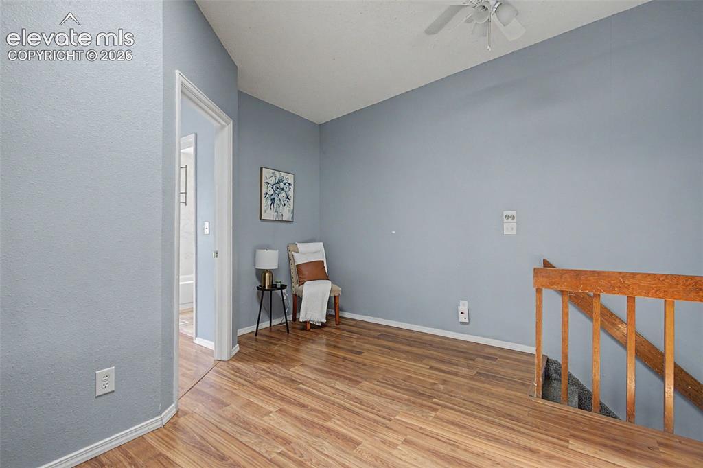 Image 18 of 27: Loft