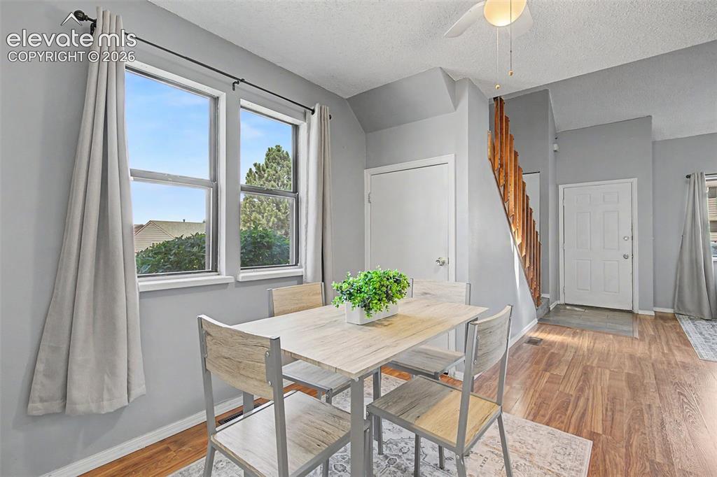 Image 8 of 27: Dining Area