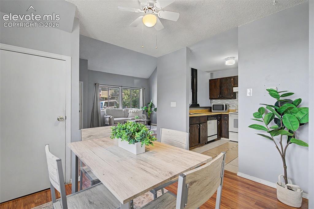 Image 9 of 27: Dining Area