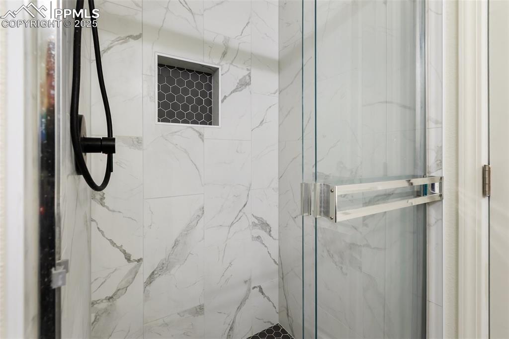 Image 14 of 29: Bathroom