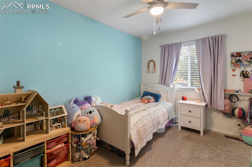 Image 16 of 29: Bedroom