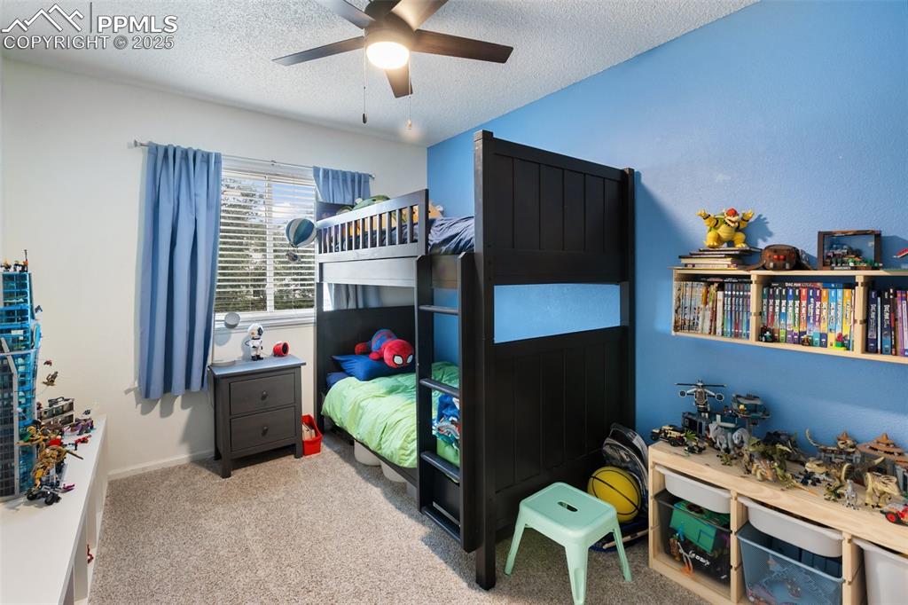 Image 18 of 29: Bedroom