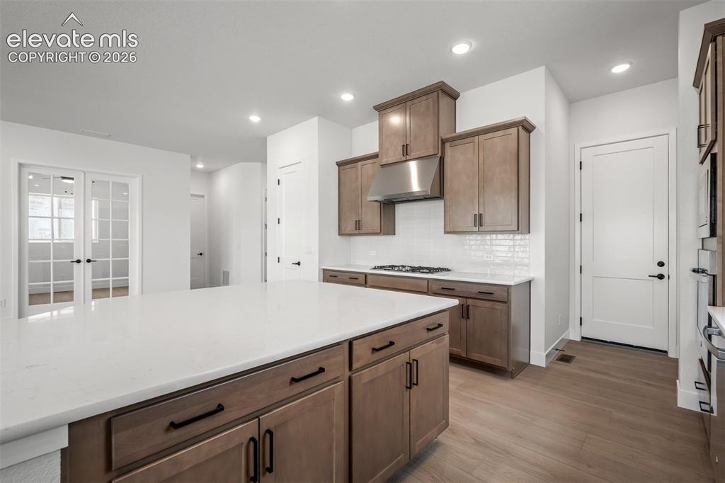 Image 13 of 39: Kitchen