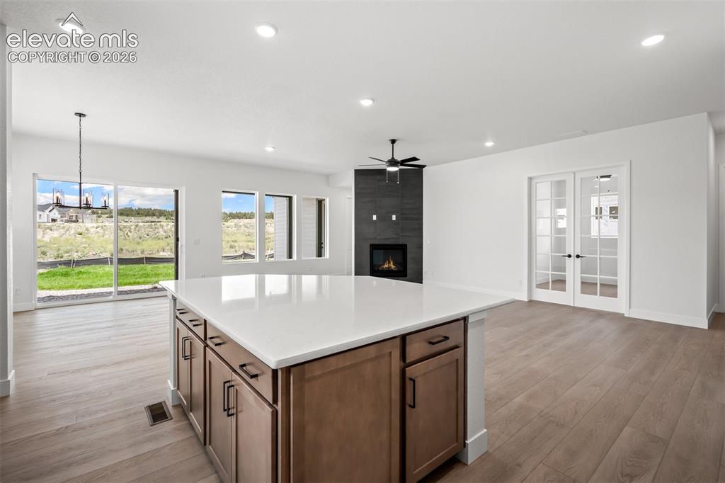 Image 15 of 39: Kitchen