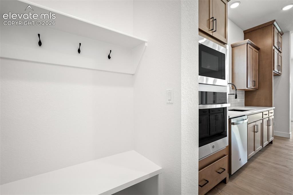 Image 16 of 39: Mud Room