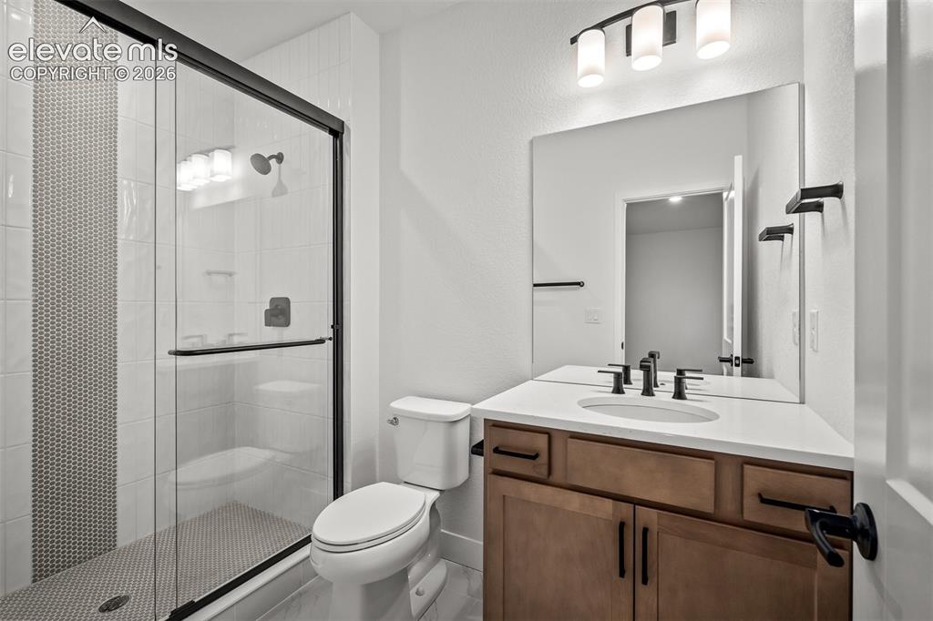 Image 36 of 39: Bathroom