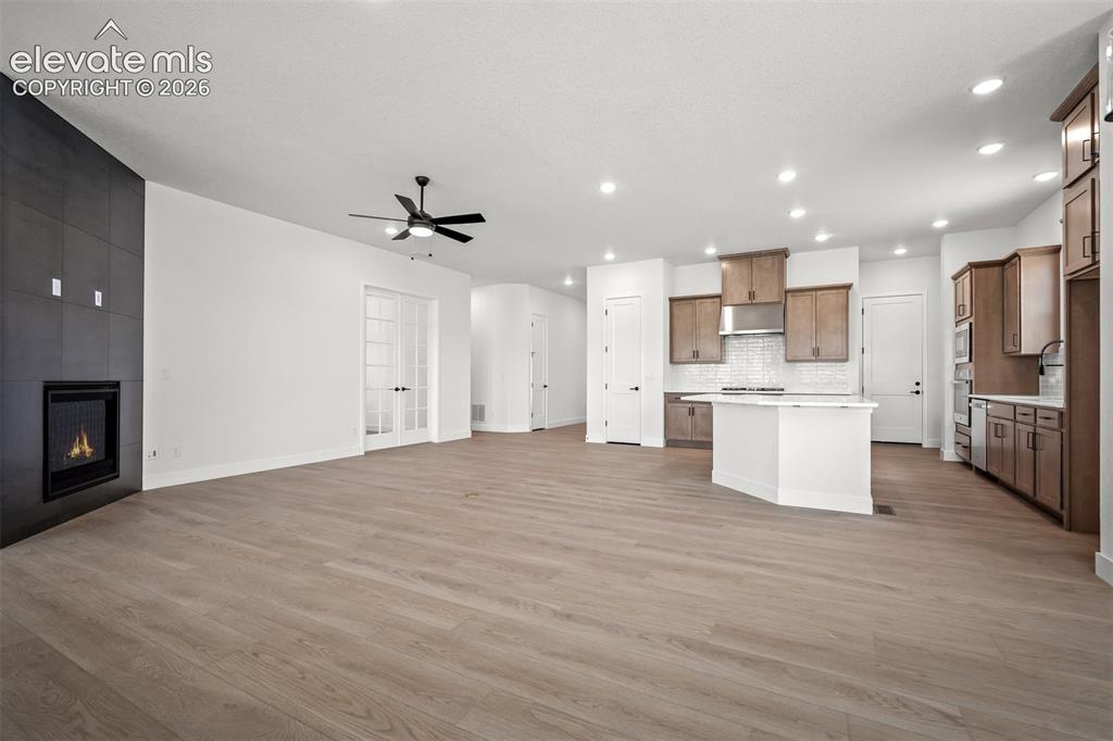 Image 5 of 39: Living Room