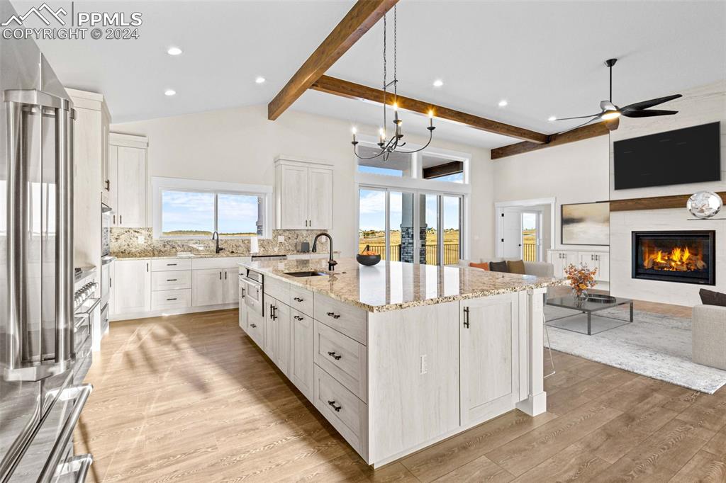Image 5 of 49: Kitchen