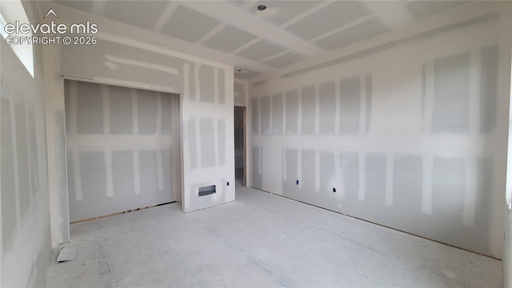Image 16 of 23: Bedroom