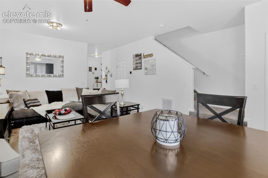 Image 18 of 28: Dining Area