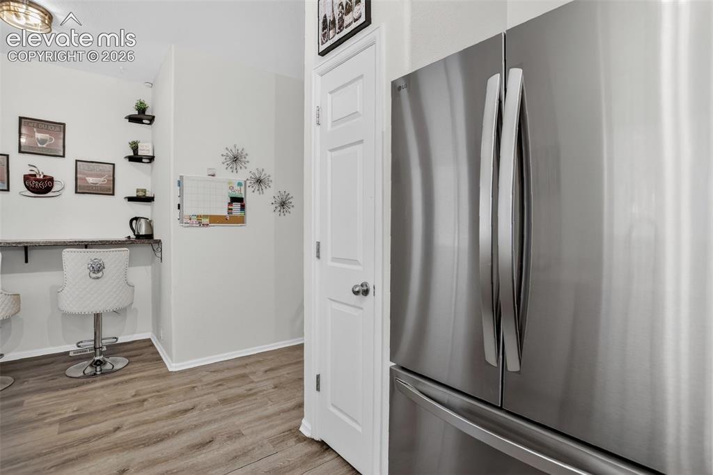 Image 20 of 28: Kitchen