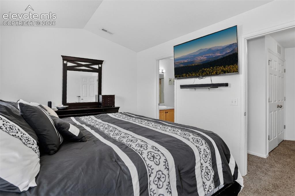 Image 22 of 28: Bedroom