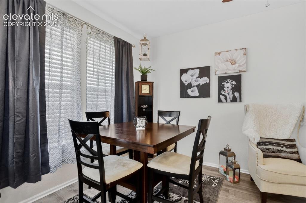 Image 5 of 28: Dining Area