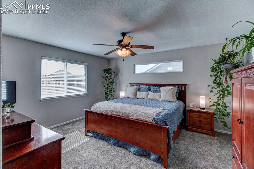 Image 23 of 32: Primary bedroom