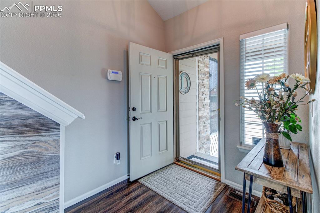 Image 4 of 32: Entry