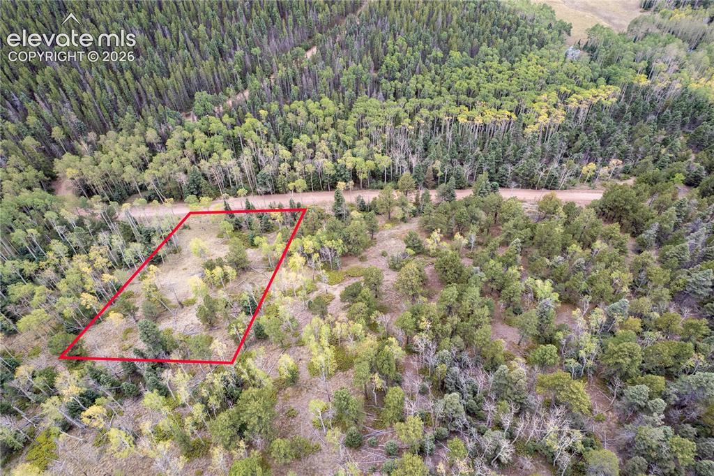 Image 20 of 22: Property lines are approximate and not a survey.