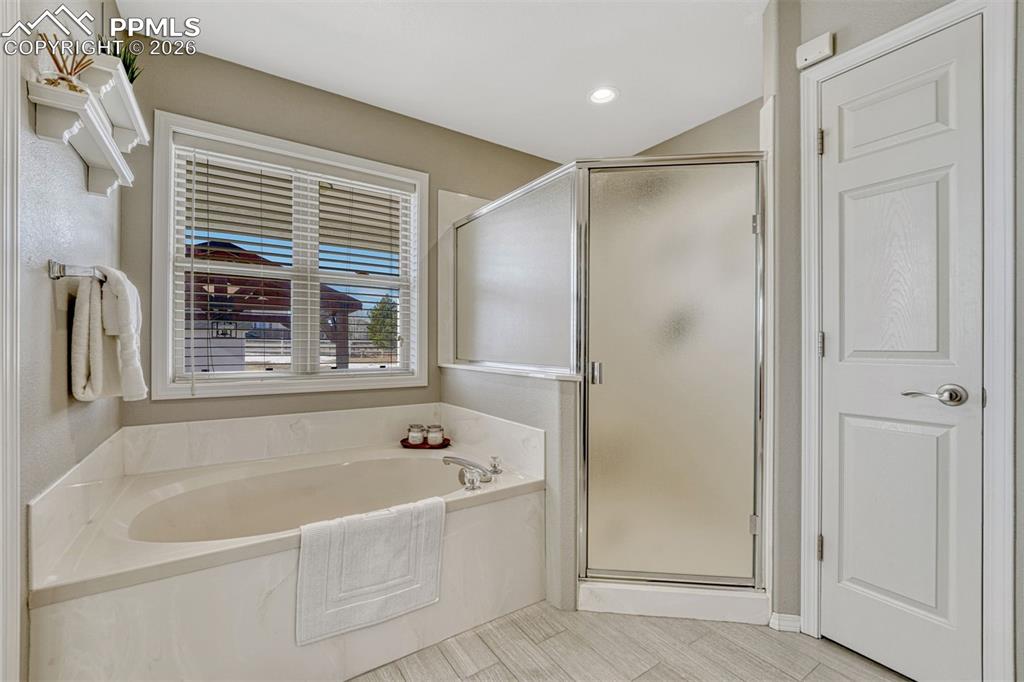 Image 22 of 42: Whether easing into the morning or unwinding at day’s end, enjoy the soakin