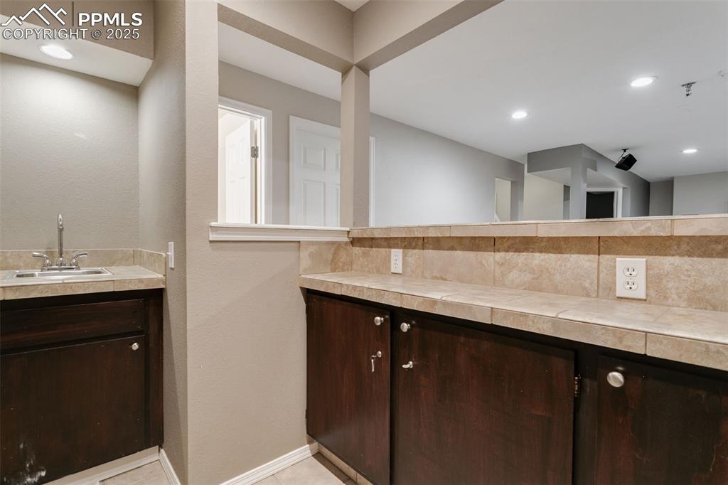 Image 41 of 50: Bathroom