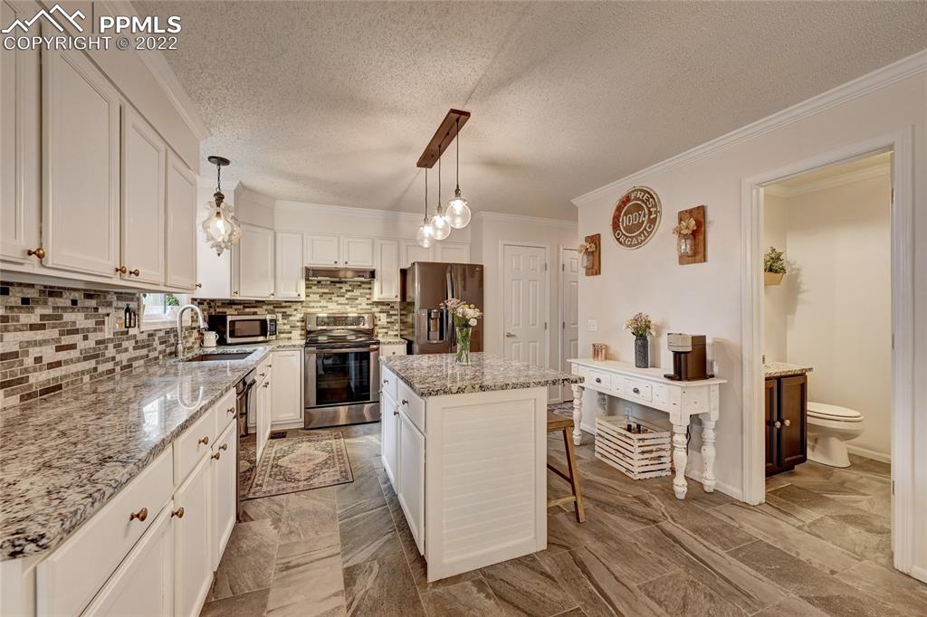 Listing 8236737, Image 11 of 35