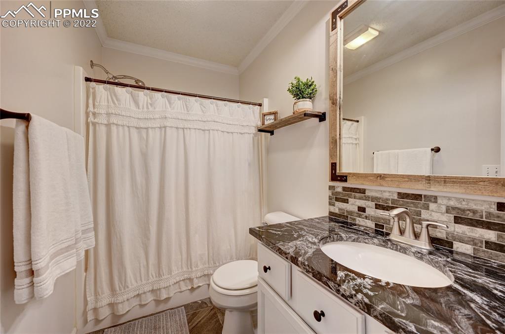 Listing 8236737, Image 26 of 35