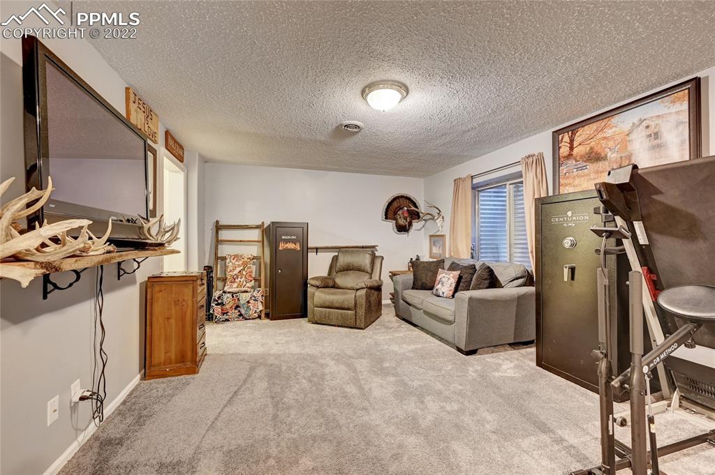 Listing 8236737, Image 28 of 35