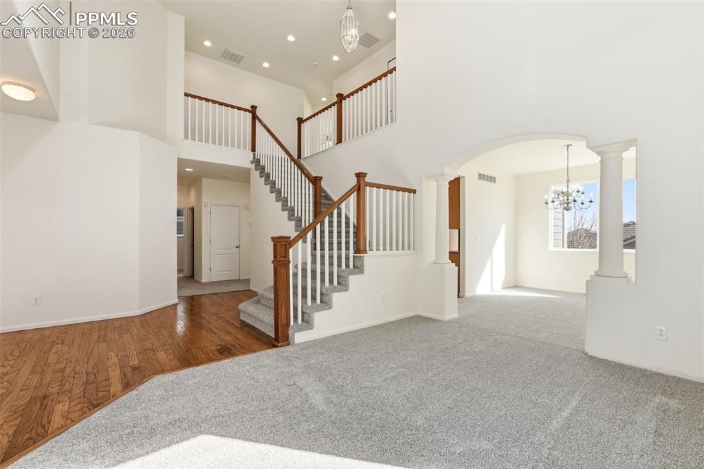 Image 3 of 50: Living Room