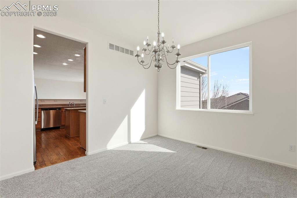 Image 9 of 50: Dining Area