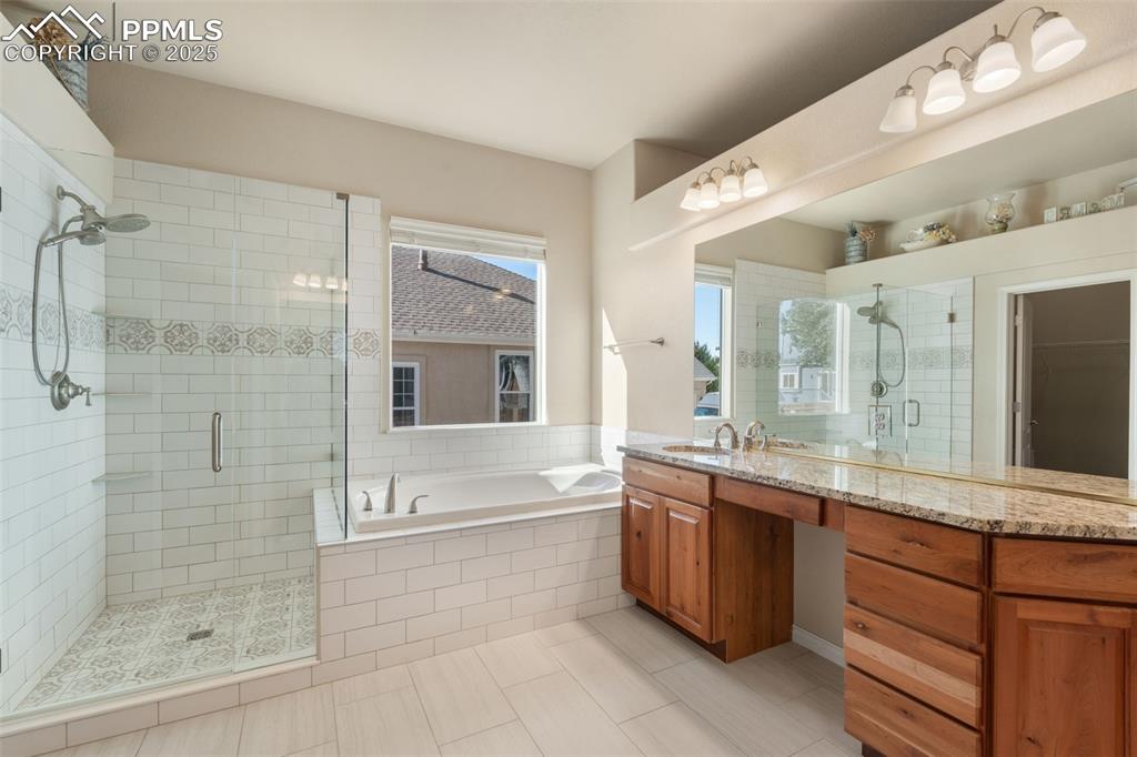 Image 25 of 50: Bathroom