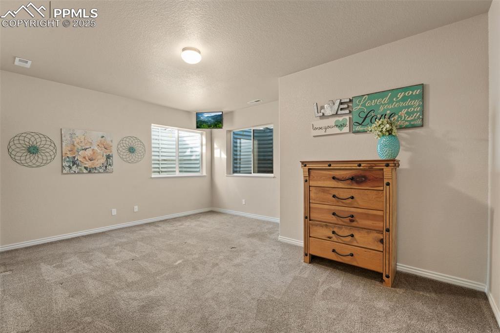 Image 38 of 50: Bedroom