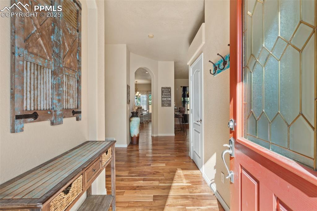 Image 4 of 50: Entry